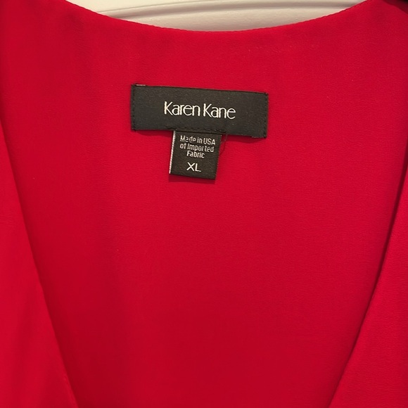 Karen Kane beautiful deep red tunic with multiple layers of variable lengths - Picture 2 of 4